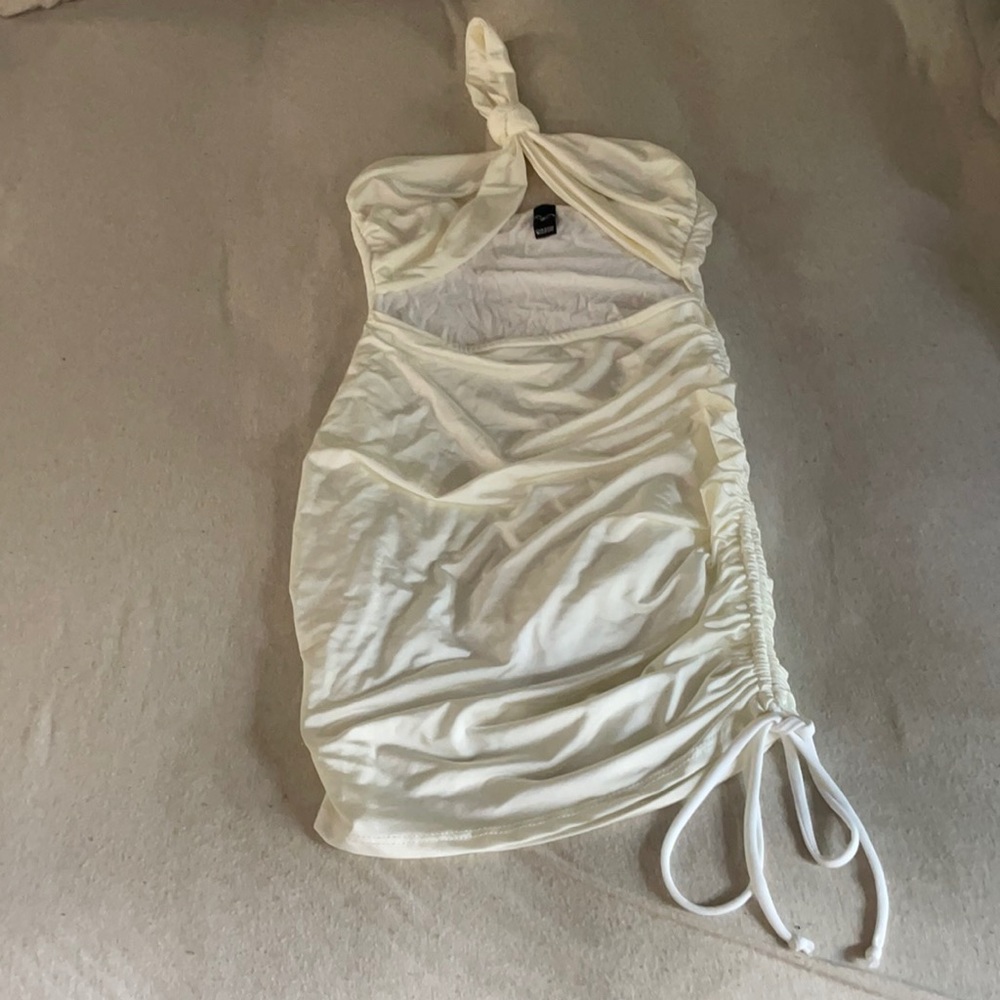 Windsor Cream Halter Dress Size Medium